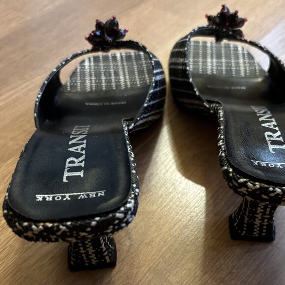 Women's New York Transit Herringbone Open-Toed Shoes Color: Black/White Size: 9M - Picture 4 of 5
